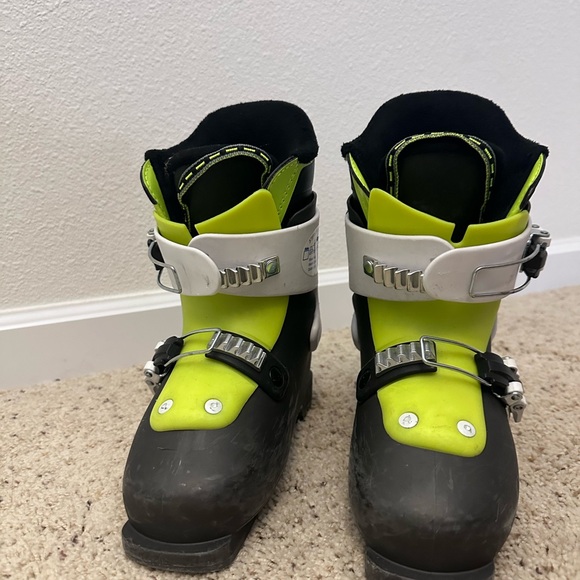 Kids ski boots 19.5 - Picture 2 of 3